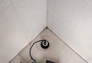 带岭卫生间漏水维修之 loft 夹层储藏室毗邻暗管渗水哪家好，推荐诚匠小爱修缮